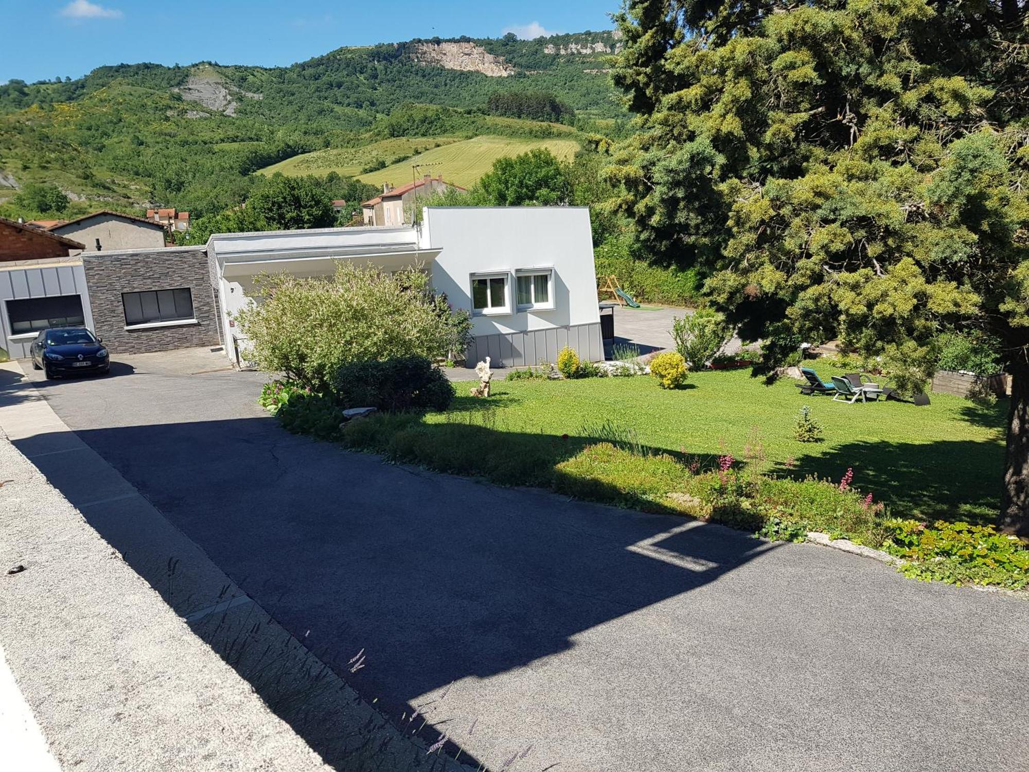 Aux Tourterelles Holiday home Tournemire (Aveyron)